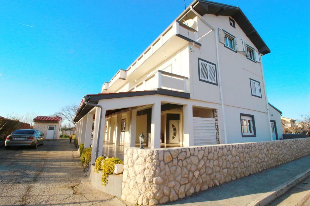 Apartment Lana & Ema Nin Exterior photo